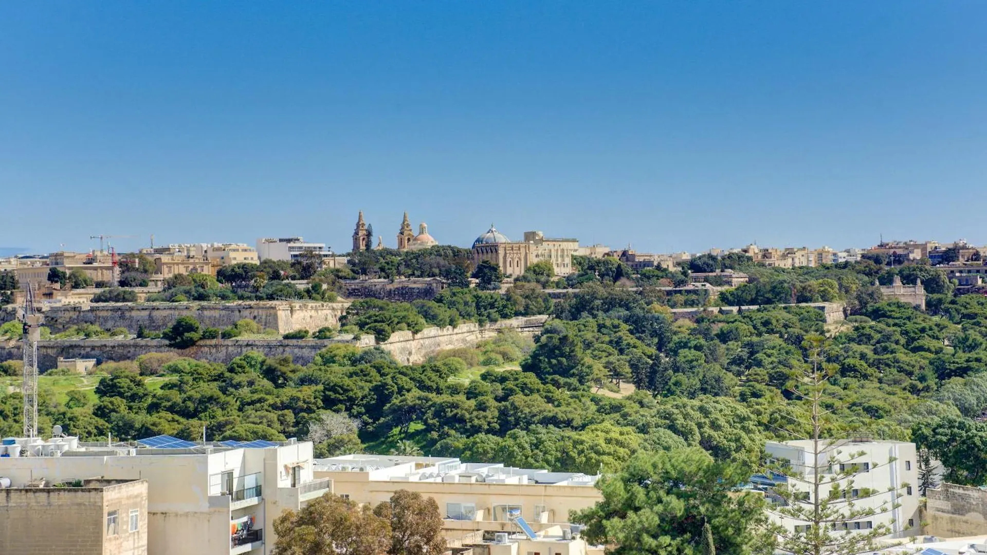 Modern 3Br Penthouse With Valletta Views & Terrace Tal Guardamangia Lägenhet